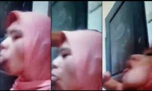Bokep jilbab pink jago nyepong kontol
