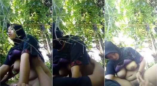 Bokep ukhti udah gak tahan crot di semak semak