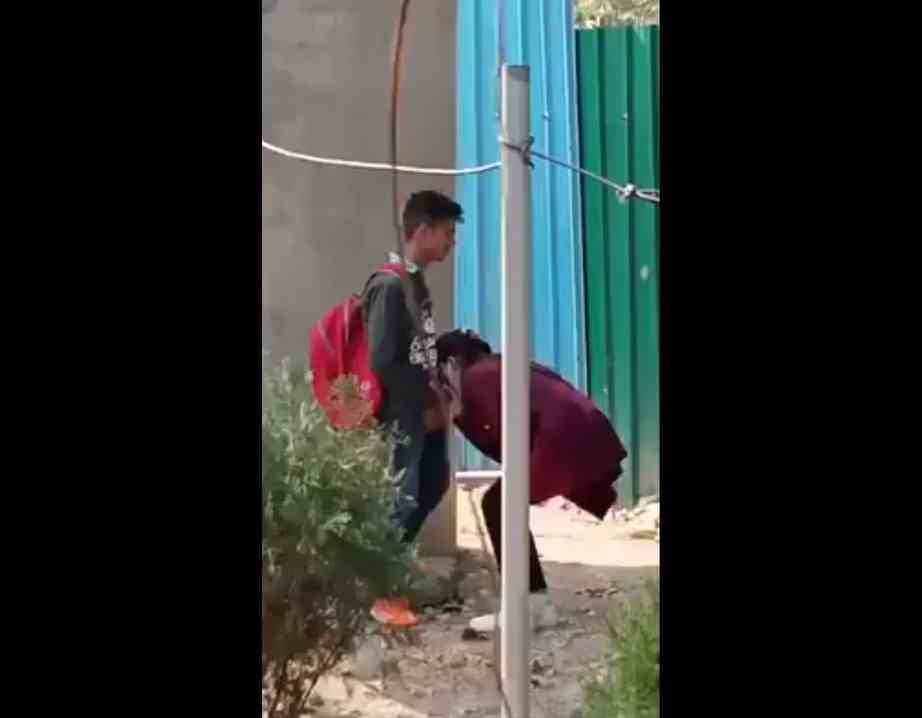 Bokep SMA outdoor hampir ketahuan
